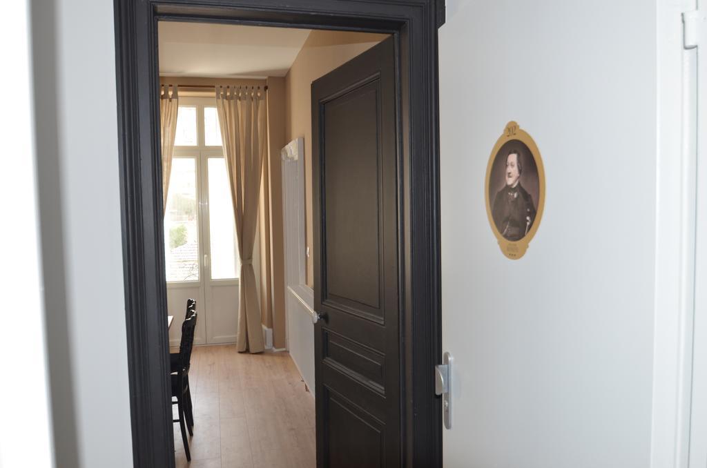 L'Empereur, Sa Femme Et Le Petit Prince Plombieres-les-Bains Exterior photo